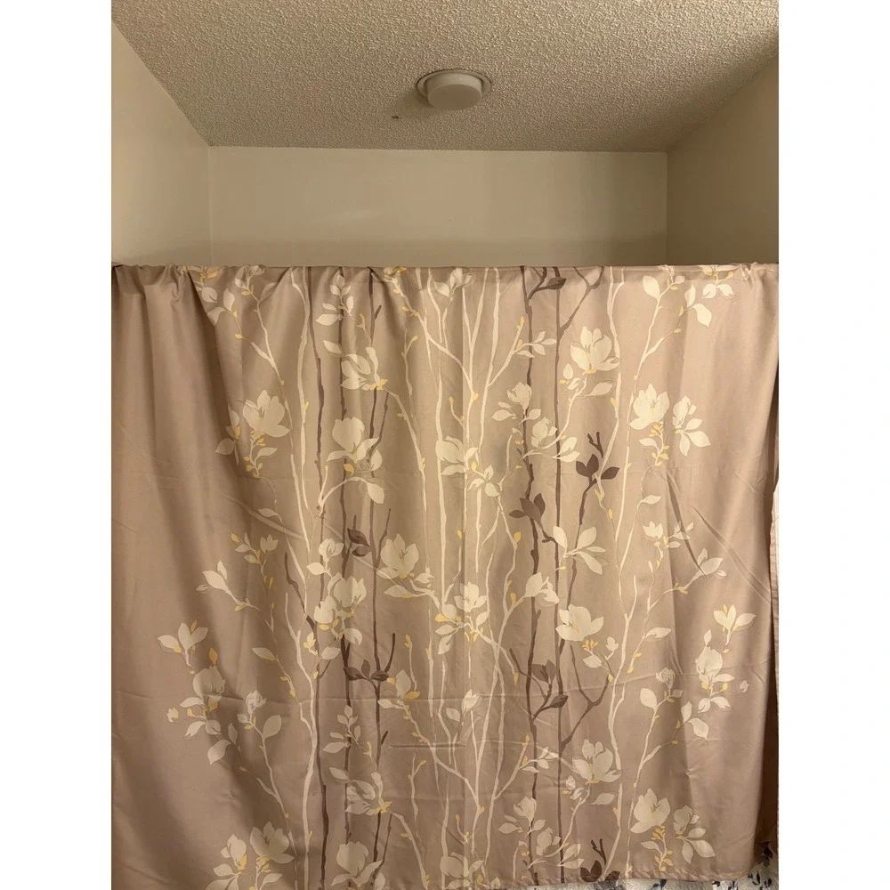 Madison Park‎ Essentials Shower Curtain Floral Magnolia Gray Yellow 72x72 EUC